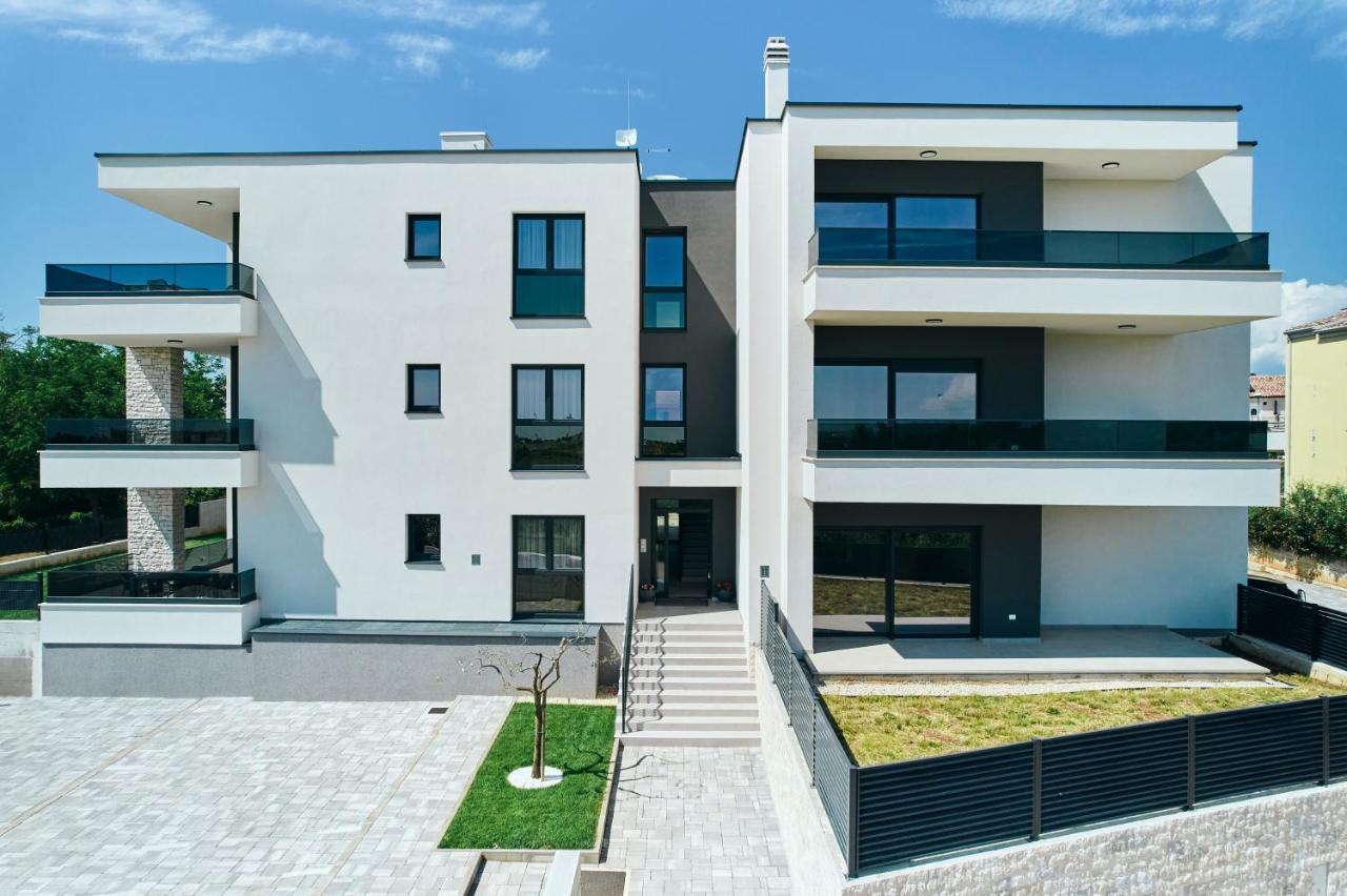 Apartments San Maris 2 Умаг Экстерьер фото