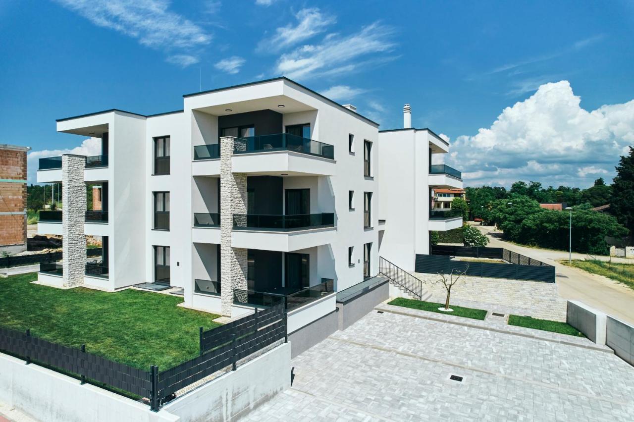 Apartments San Maris 2 Умаг Экстерьер фото